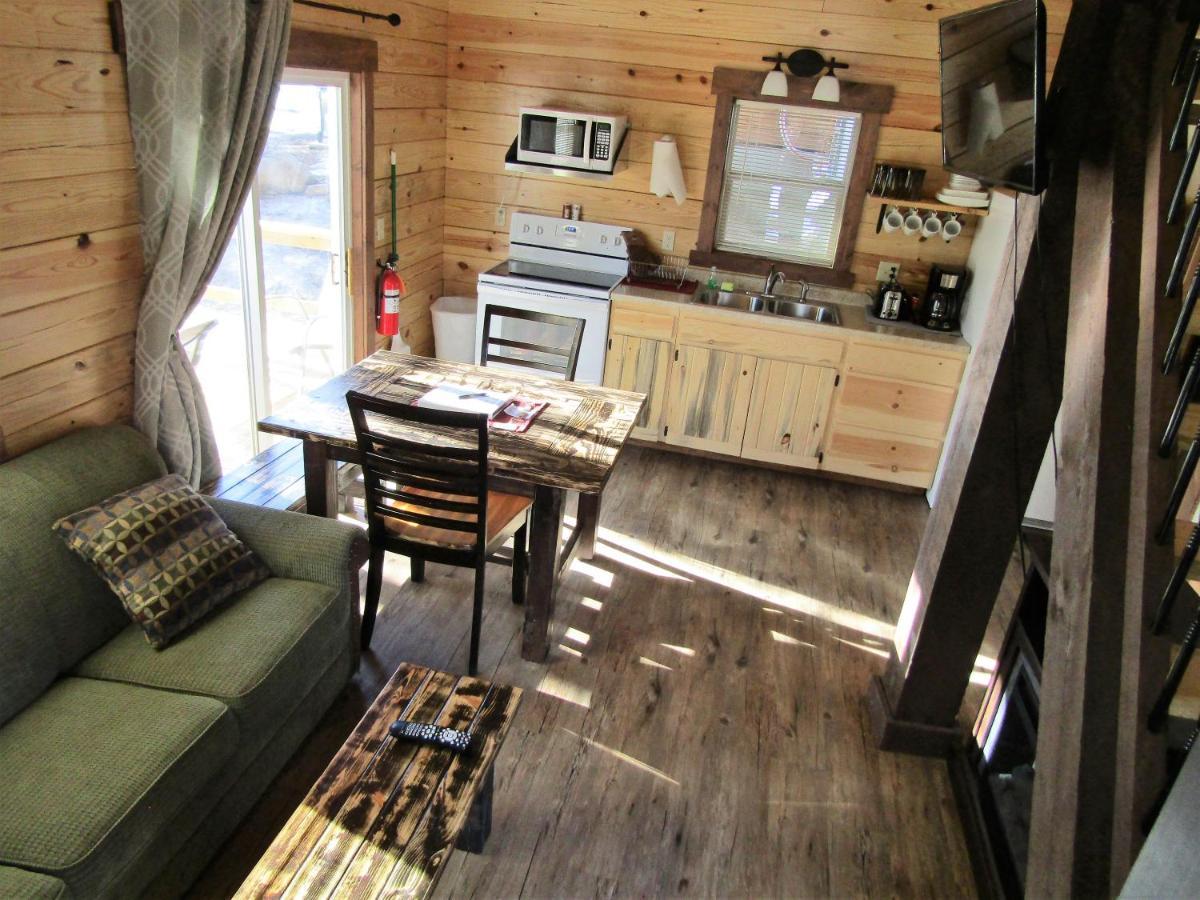 Freedom Ridge Cabins ヒル・シティ エクステリア 写真