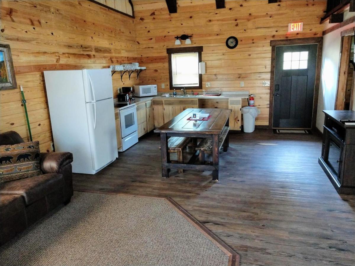 Freedom Ridge Cabins ヒル・シティ エクステリア 写真